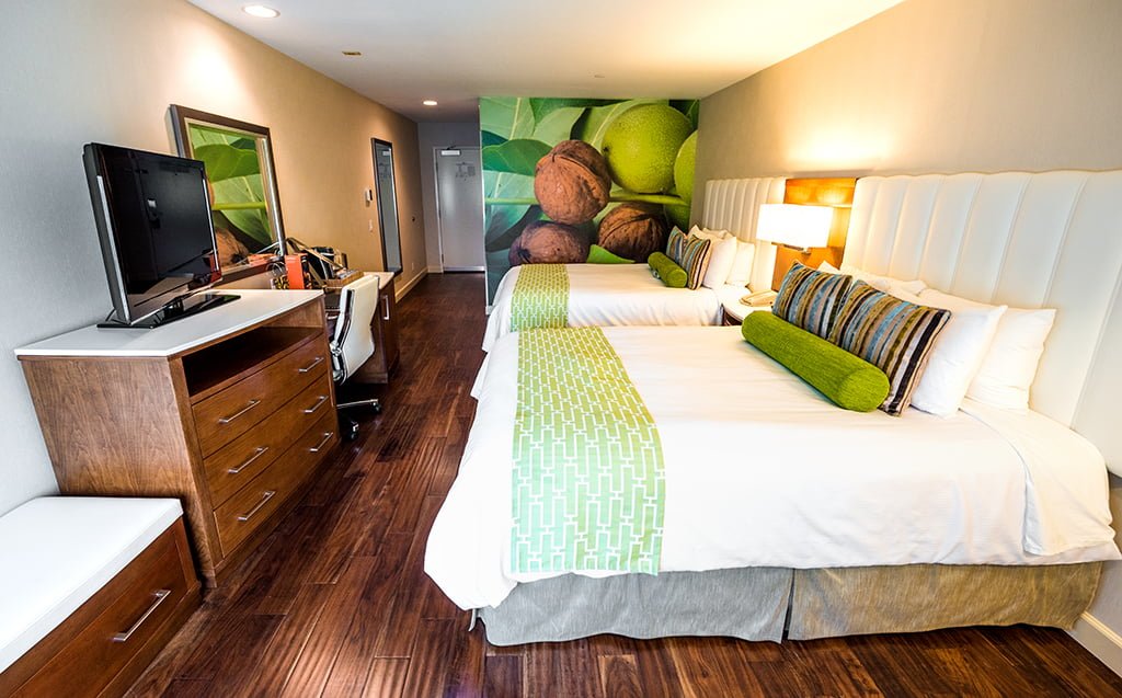 full-guest-room-hotel-indigo-anaheim