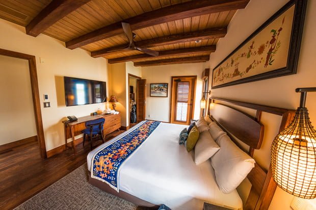 polynesian-bungalow-master-bedroom-fisheye