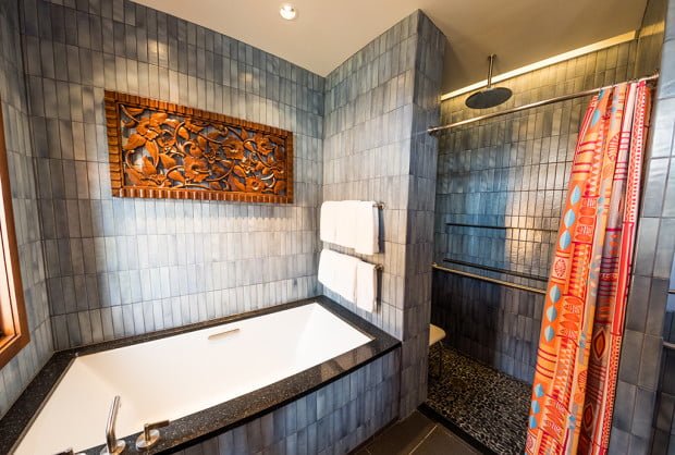 polynesian-bungalows-master-bath-tub