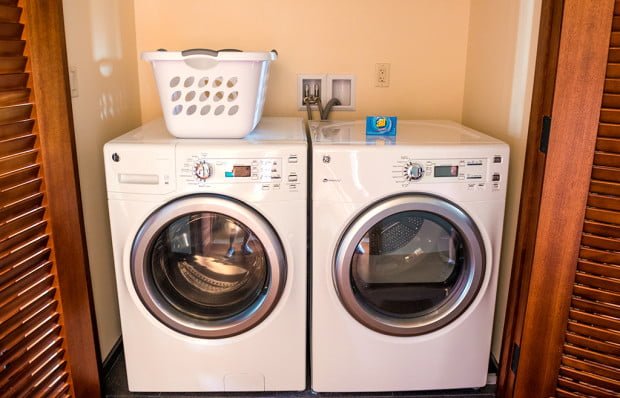 polynesian-bungalows-washer-dryer